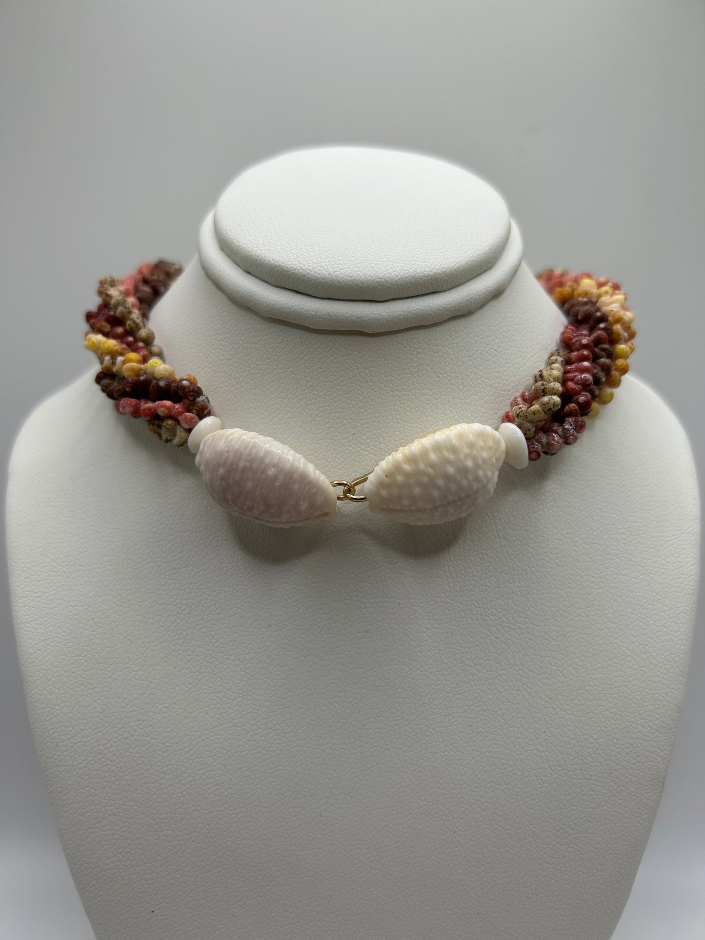 Rear view 20 1/2" Ni'ihau Kahelelani 5-Strand Lei