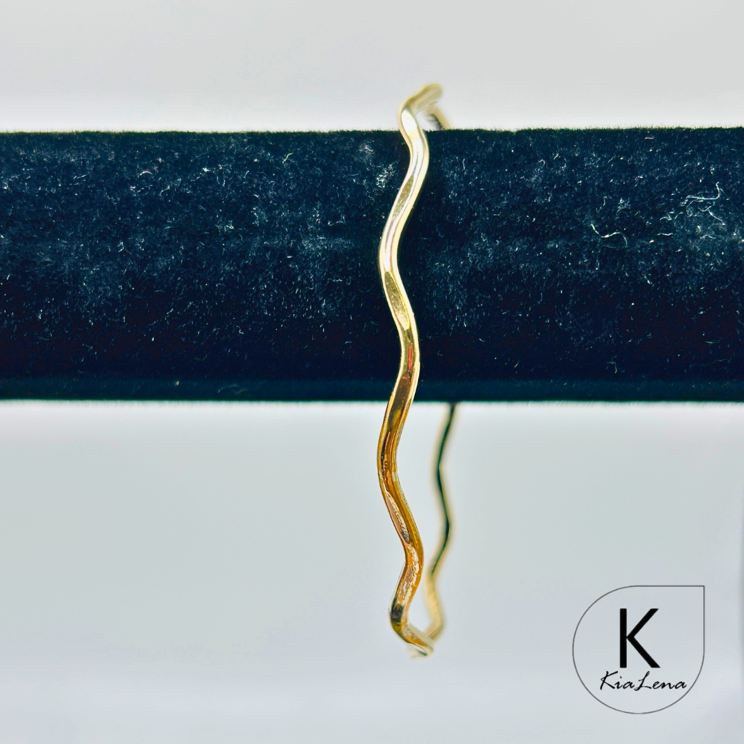 Wavy Bangle