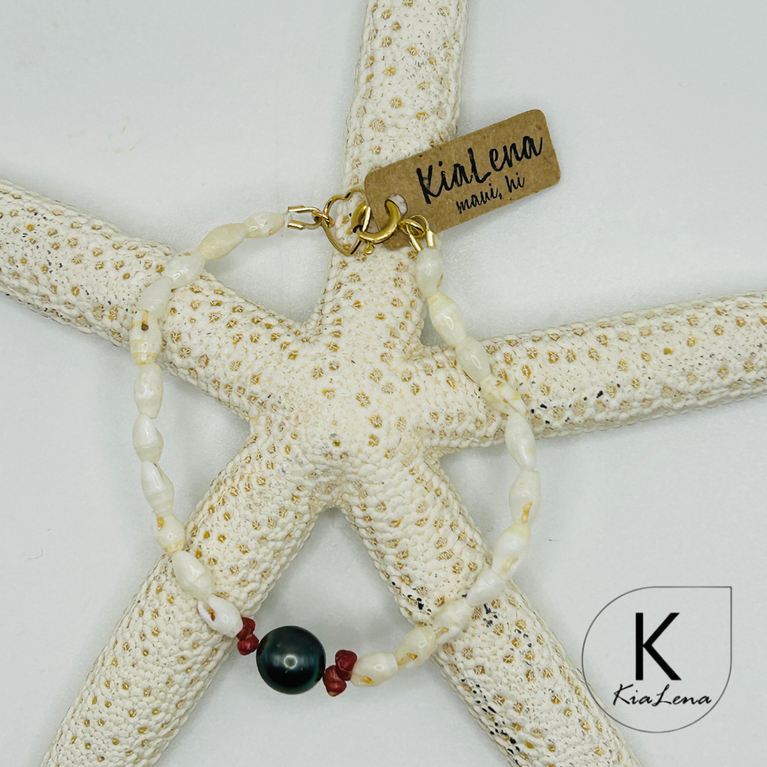 Momi and Kahelelani Ni'ihau Shell with Tahitian Pearl Bracelet