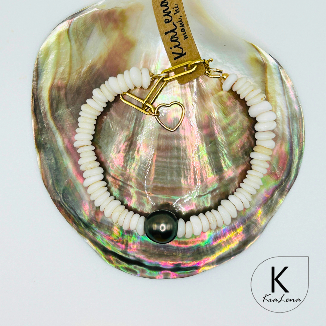 7" - 8 1/4" Ni'ihau Puka Shell with Tahitian Pearl Bracelet
