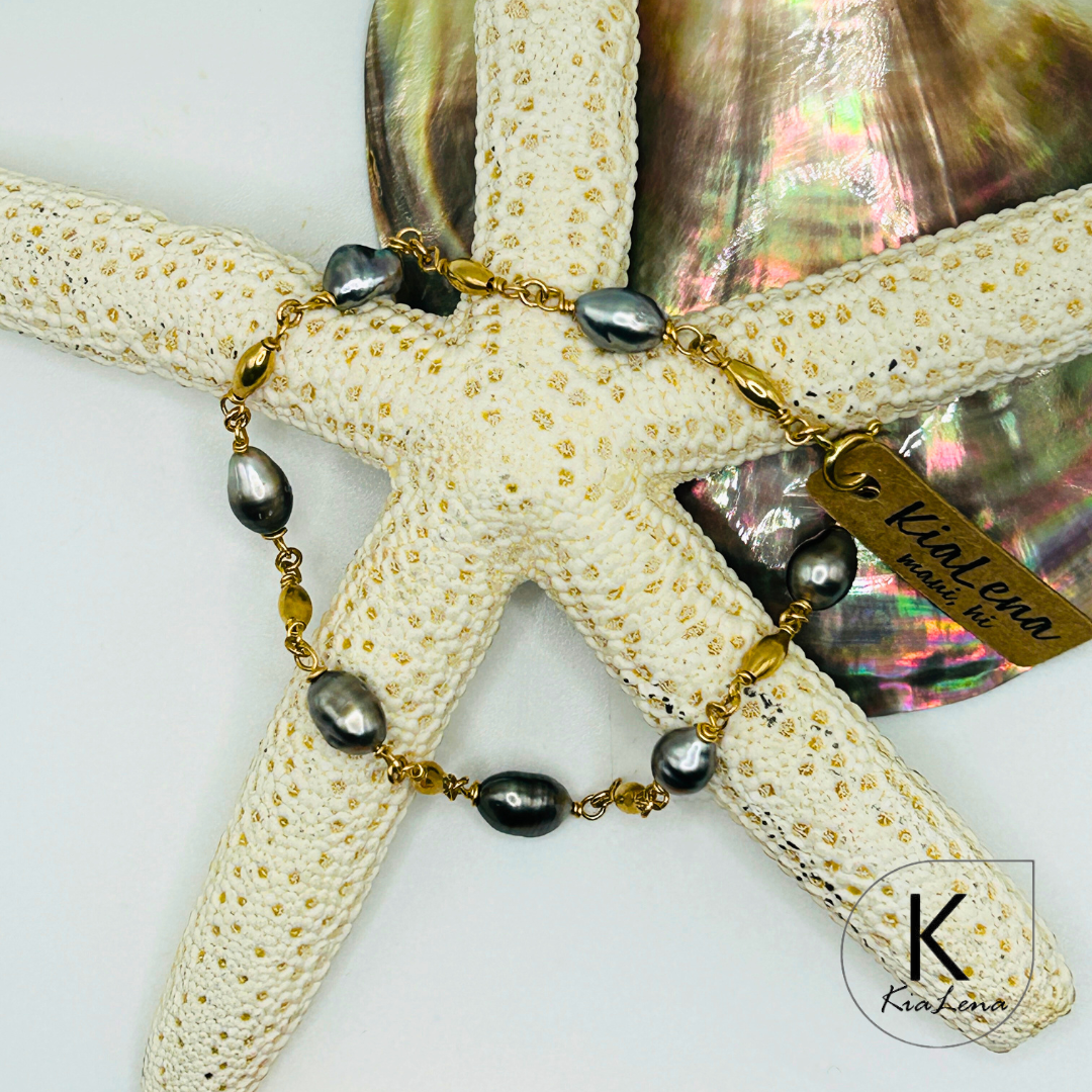 Tahitian Keshi Pearl with Gold Chain Bracelet