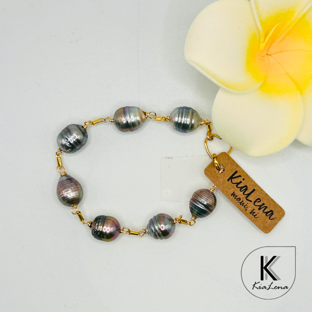 7 Tahitian Pearl Bracelet with Gold Chain