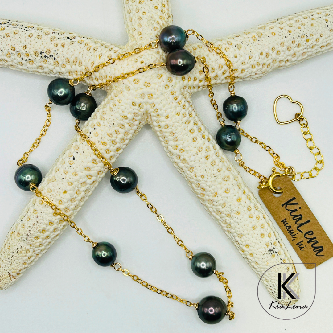 19" to 20 1/2" Eleven Tahitian Pearl Necklace