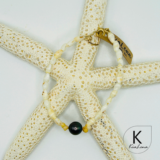 Momi and Kahelelani Ni'ihau Shell with Tahitian Pearl Bracelet