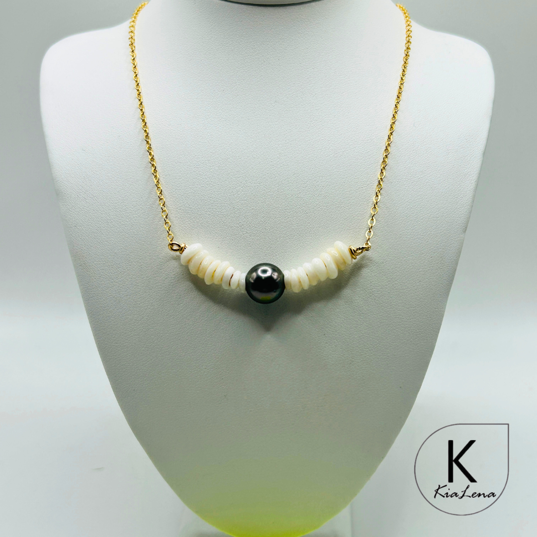 18 1/4" to 20 1/2" Ni'ihau Puka Shell Necklace with Tahitian Pearl