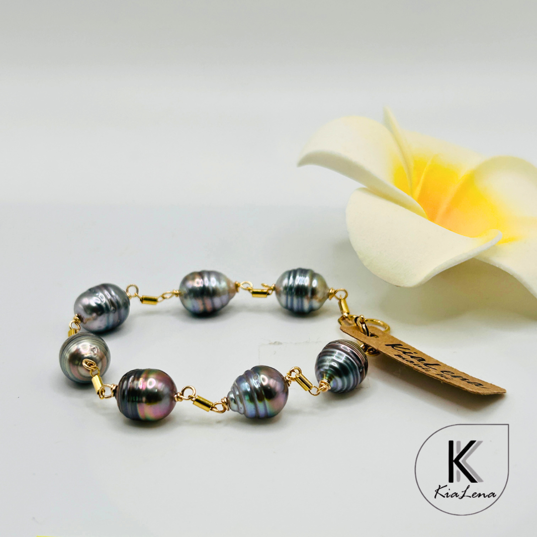 7 Tahitian Pearl Bracelet with Gold Chain