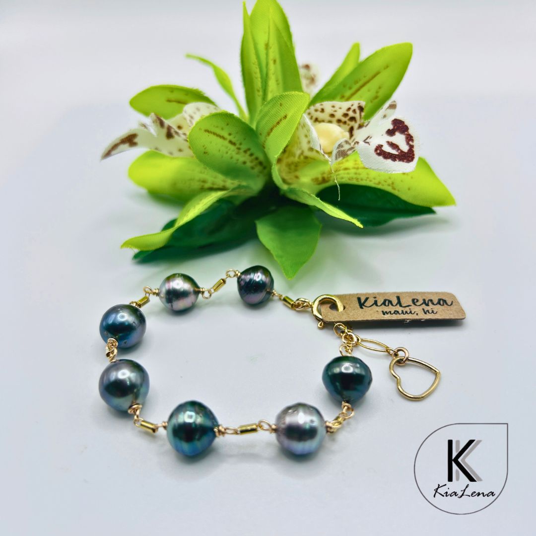 7 Tahitian Pearl Bracelet with Gold Chain