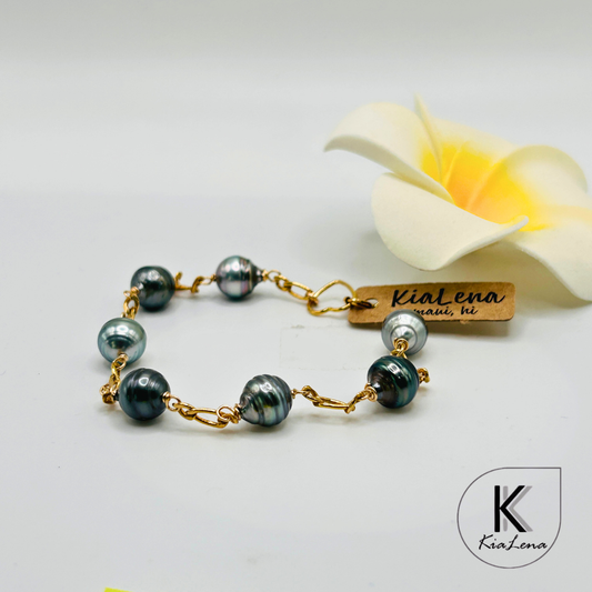 7 Tahitian Pearl Bracelet with Gold Chain