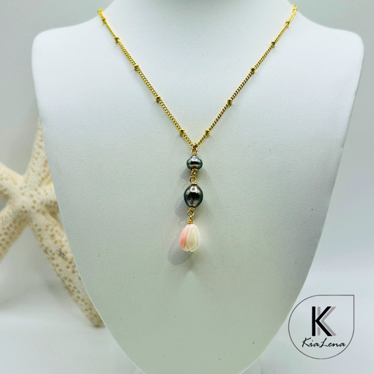 16 1/2" to 17 3/4" Tahitian Keshi Pearl & Queen Conch Necklace