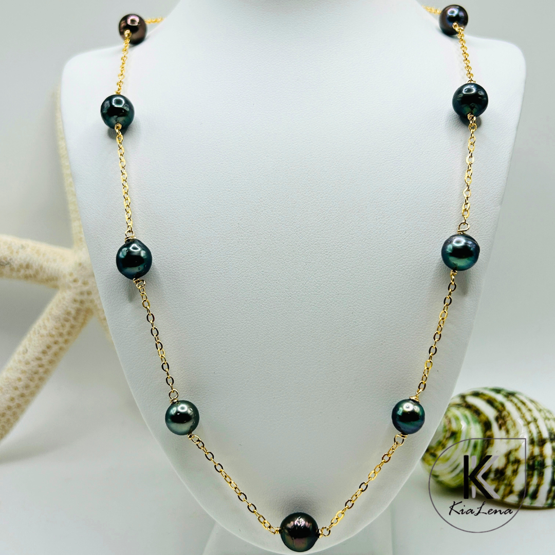 19" to 20 1/2" Eleven Tahitian Pearl Necklace