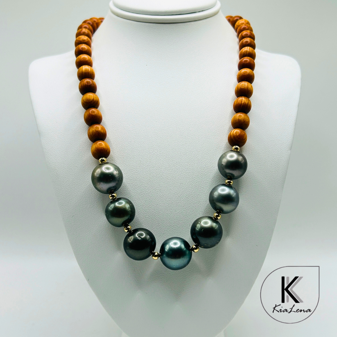 7 Tahitian Pearl with Sandalwood Necklace