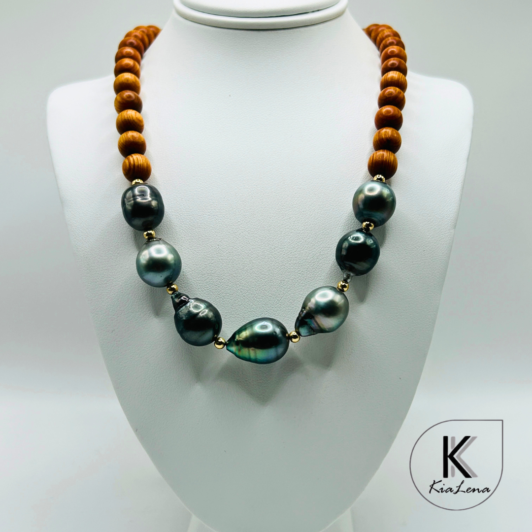 7 Tahitian Pearl with Sandalwood Necklace