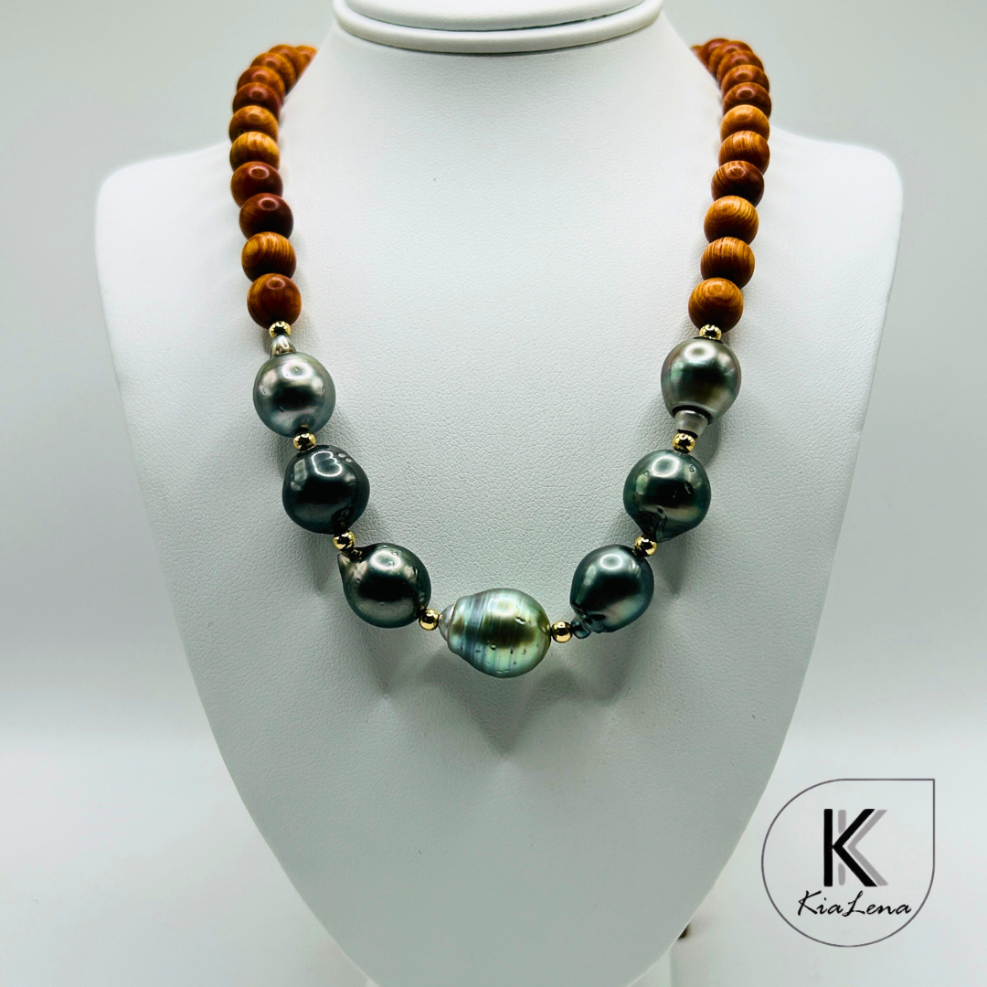 7 Tahitian Pearl with Sandalwood Necklace